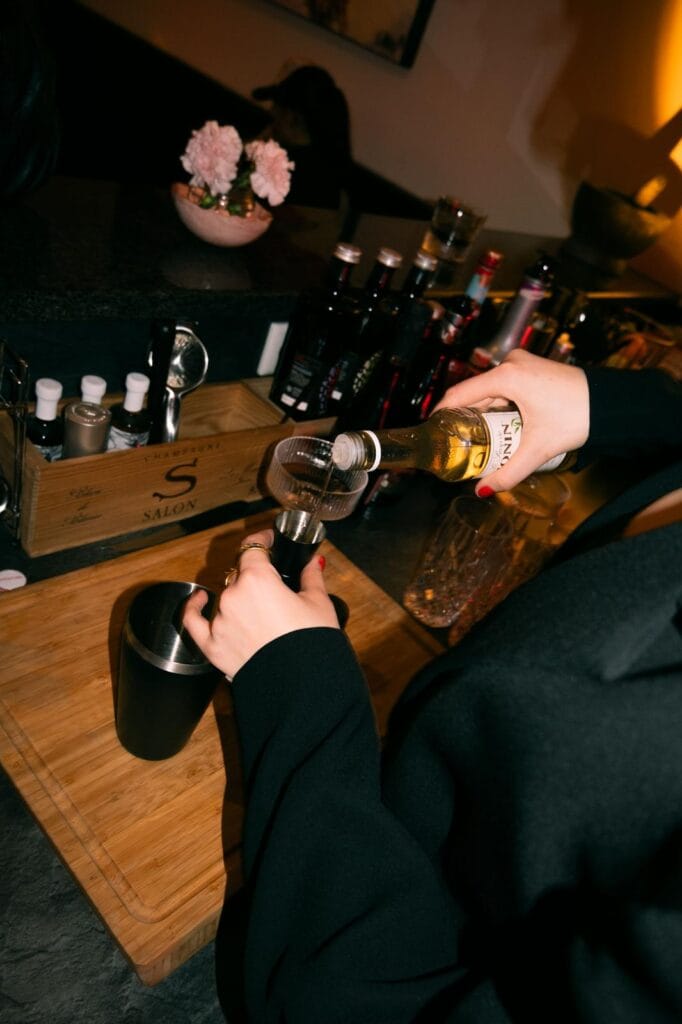 Winestories & (A)more Cocktail Bar mix